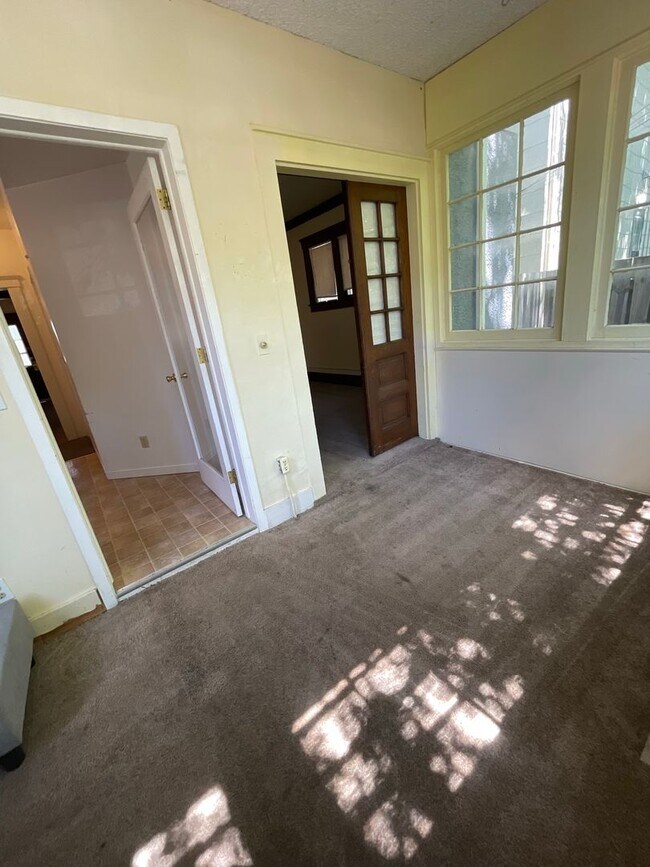 Building Photo - 410 E William St