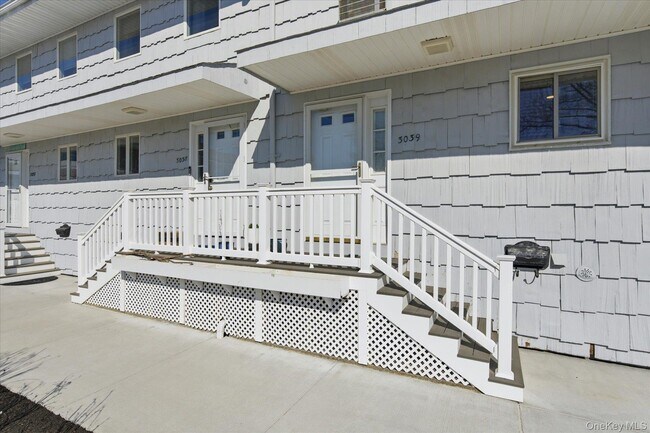 Building Photo - 3039 Mitchell Rd