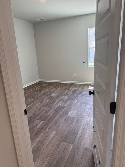 Building Photo - 1158 Pit Crew Dr