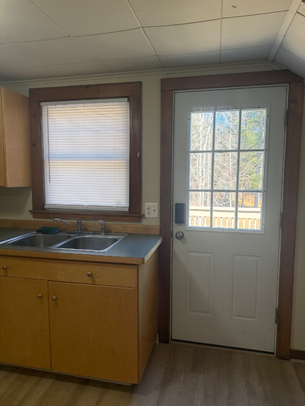 Building Photo - 190 Hoskins Rd