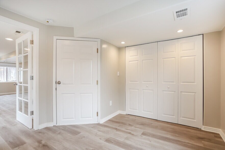 Building Photo - 12525 S Beaver Creek Way