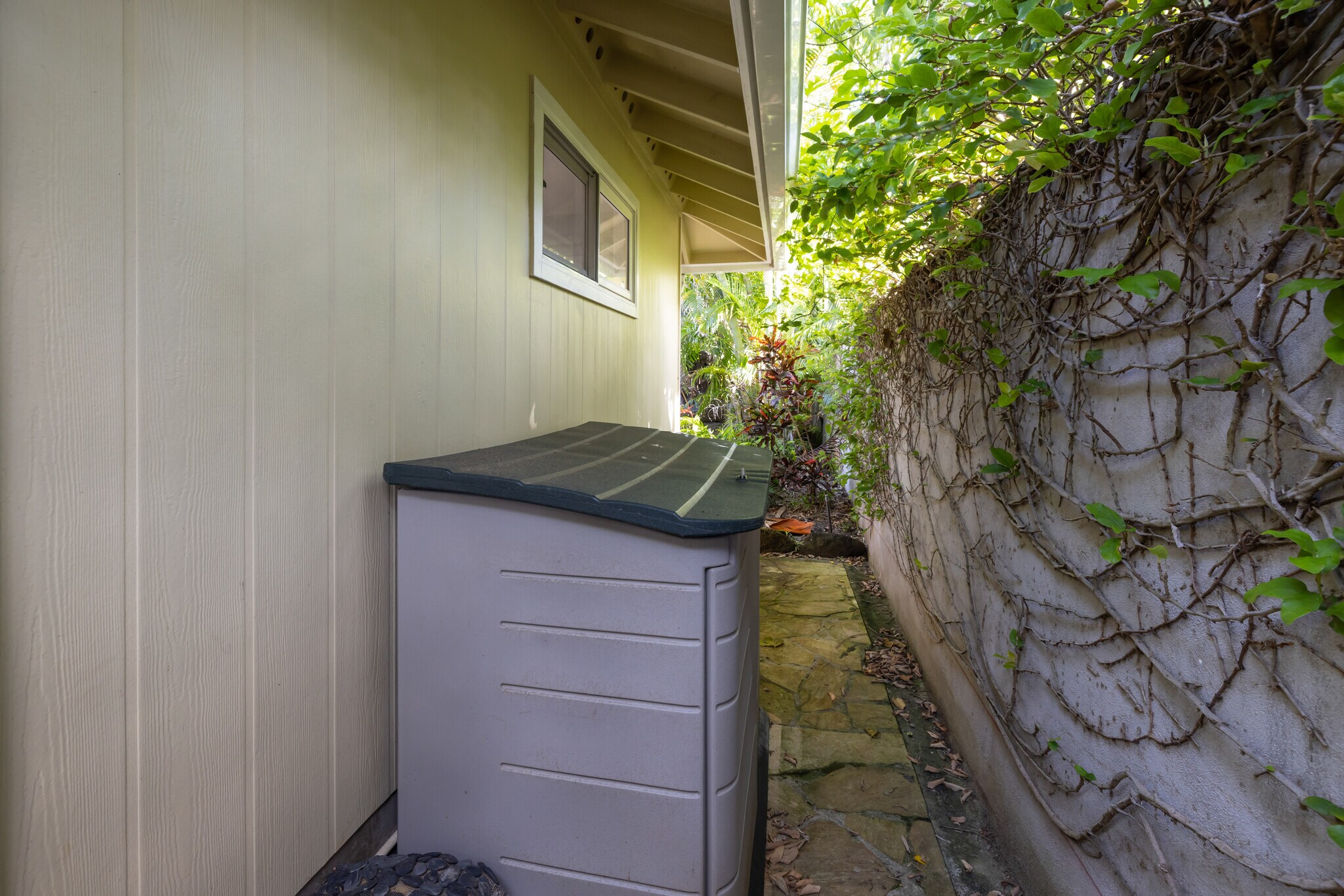 Storage area - 811 N Kalaheo Ave