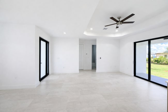 Building Photo - 211 NW 25th Ave