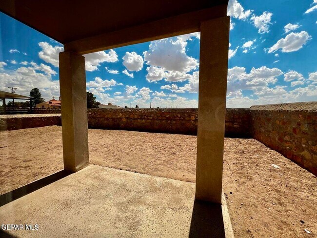 Building Photo - 11365 Hidalgo Dr