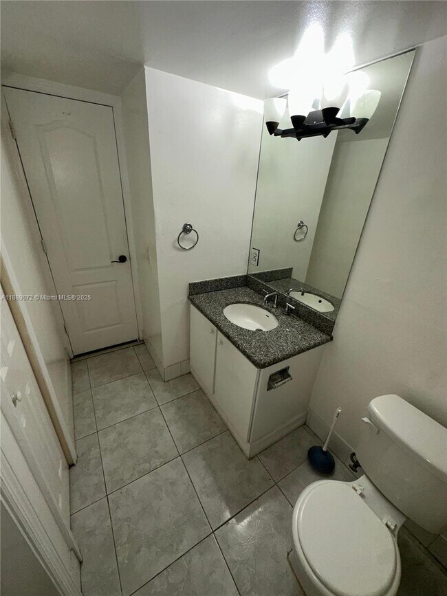 Building Photo - 498 NW 165th St