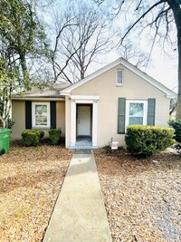 Building Photo - ** 1 Bed 1 Bath located in Capitol Heights...