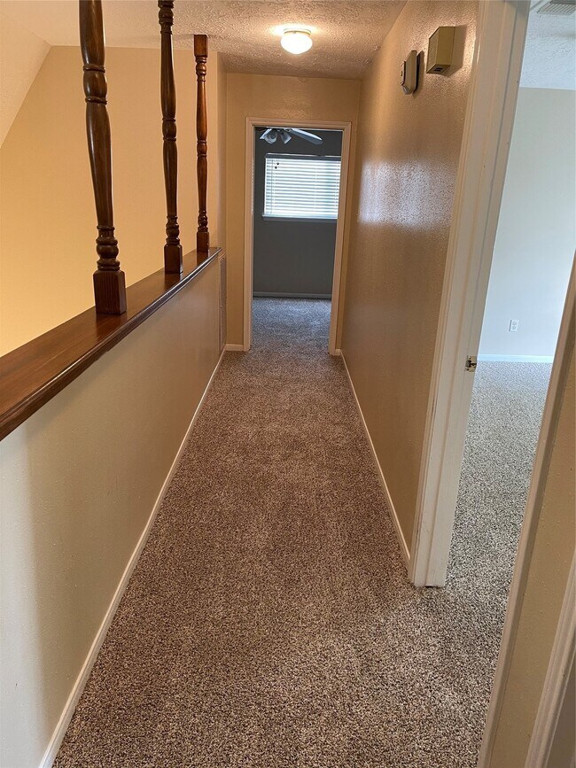 Building Photo - 2914 Arrowhead Dr