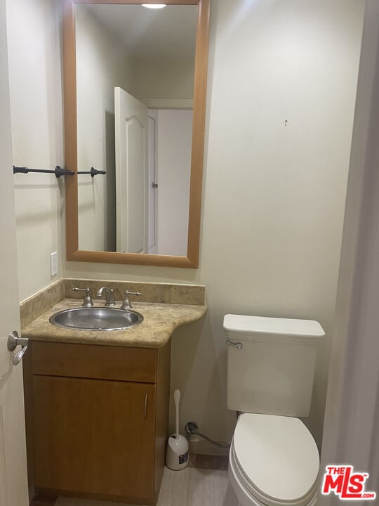 Building Photo - 1862 S Bentley Ave