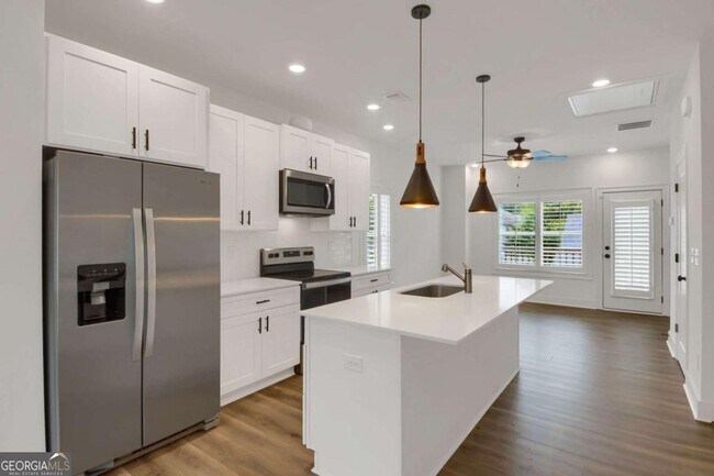 Building Photo - 2050 Bolton Rd NW