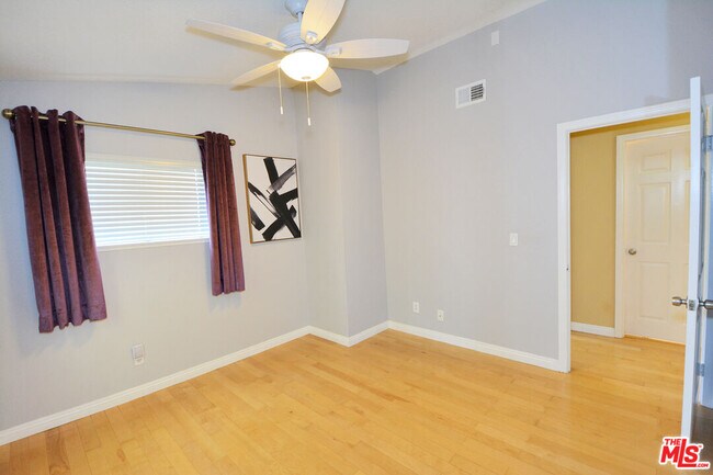 Building Photo - 23935 Ingomar St