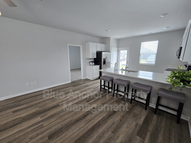 Building Photo - 77 Bonaparte St