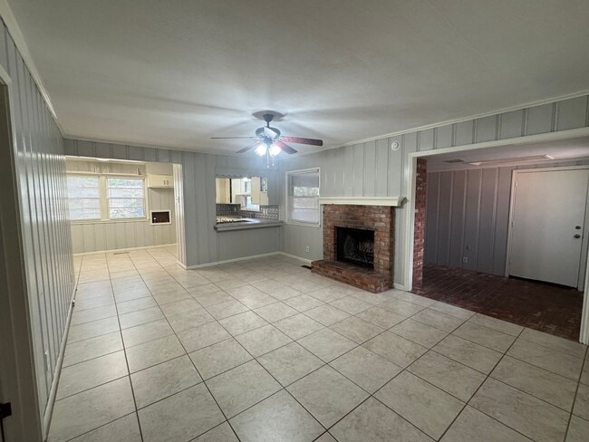 Building Photo - 2349 Mt Carmel Dr