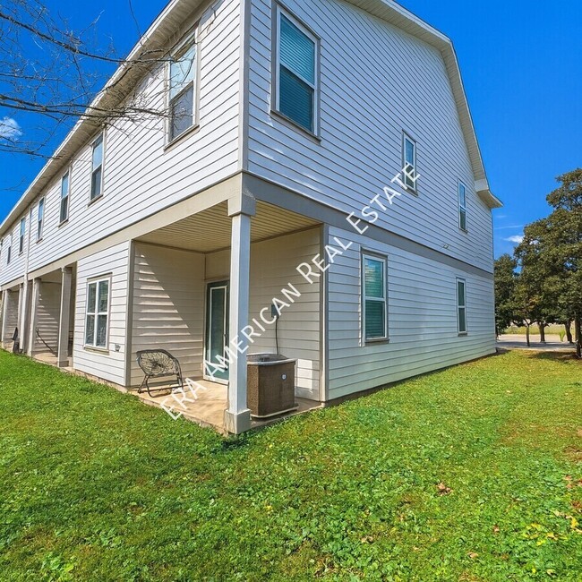 Building Photo - 485 Westgate Wy