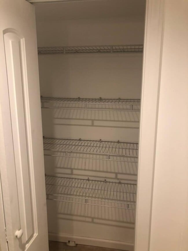 Building Photo - 2-602 Locust Ave