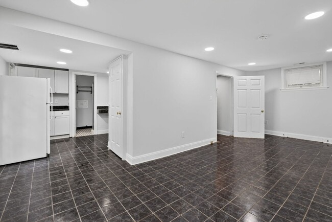 Building Photo - 4336 45th St NW