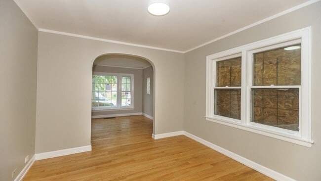 Building Photo - AMAZING 3BED/1.5BATH AUBURN GRESHAM SF HOME