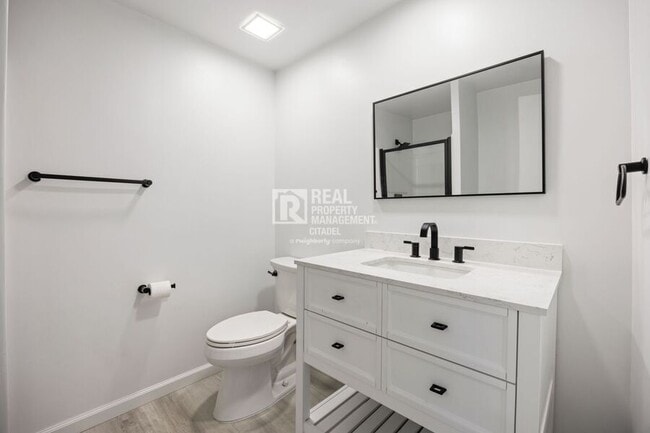 Building Photo - 963 Glencliff St