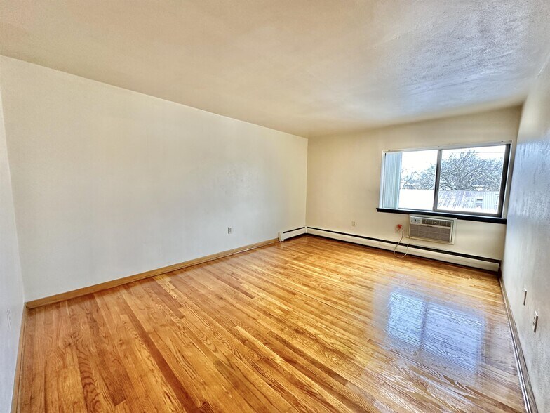 Building Photo - 430 Harrison Ave