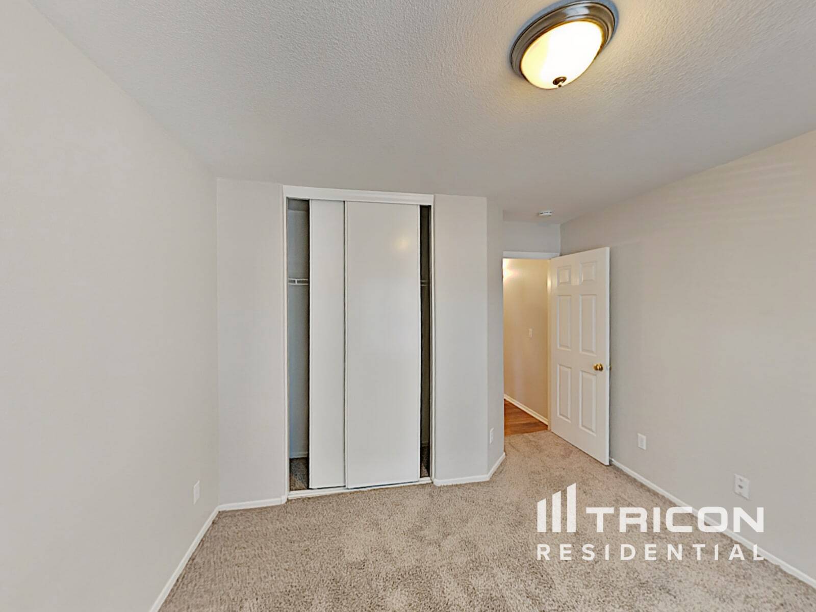 Building Photo - 1747 E Desert Rose Trail