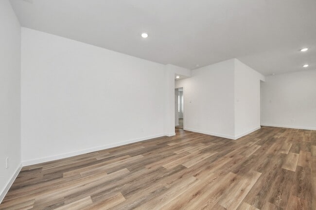 Building Photo - 9035 Rose Water Trl