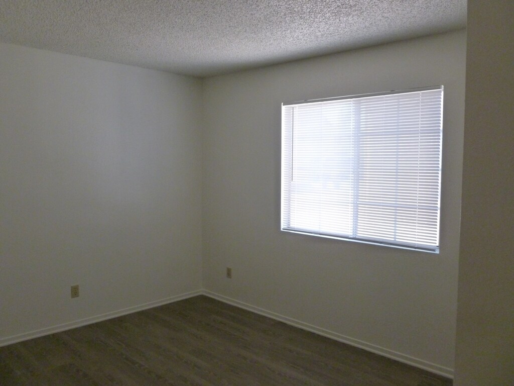 Building Photo - 2695 Jennydiane Dr