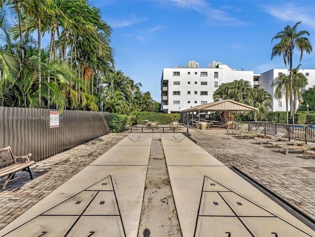 Building Photo - 250 181 Dr