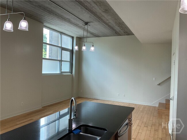 Building Photo - 545 Berrien St