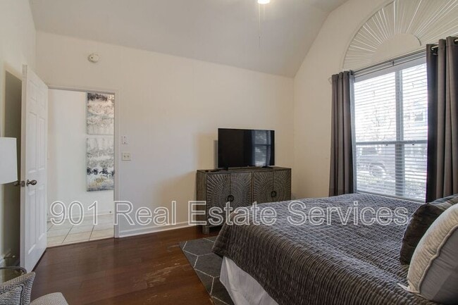 Building Photo - 1417 Island Town Dr