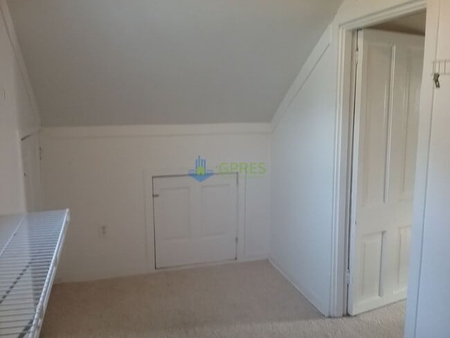 Building Photo - House for rent in the heart of Oakmont