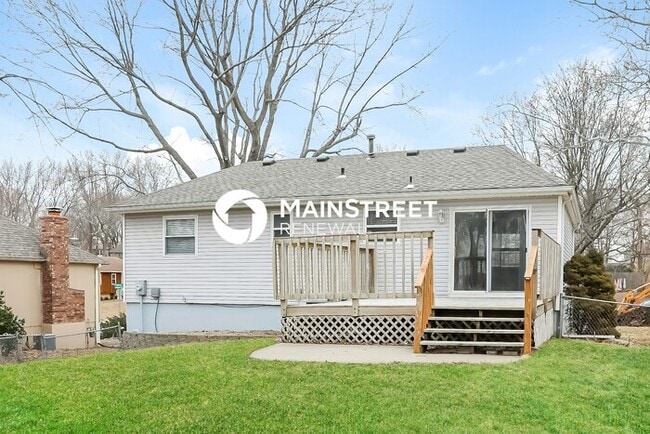 Building Photo - 3 Bedroom Pet-Friendly Home in Blue Springs, MO with Main Street Renewal