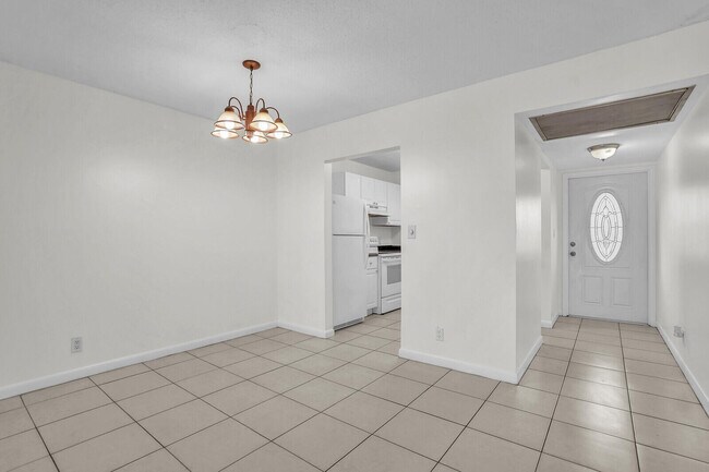Building Photo - 200 Waterway Dr S