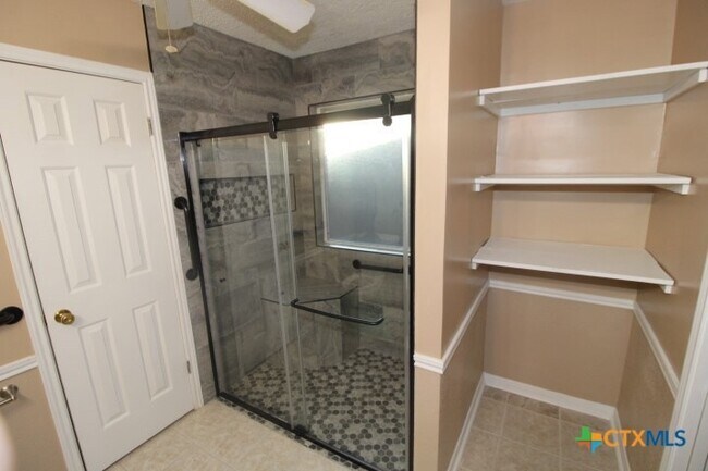 Building Photo - 924 Northern Dancer Dr