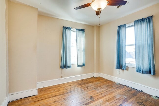 Building Photo - Spacious 3-Bedroom, 2.5-Bath Home with Gat...
