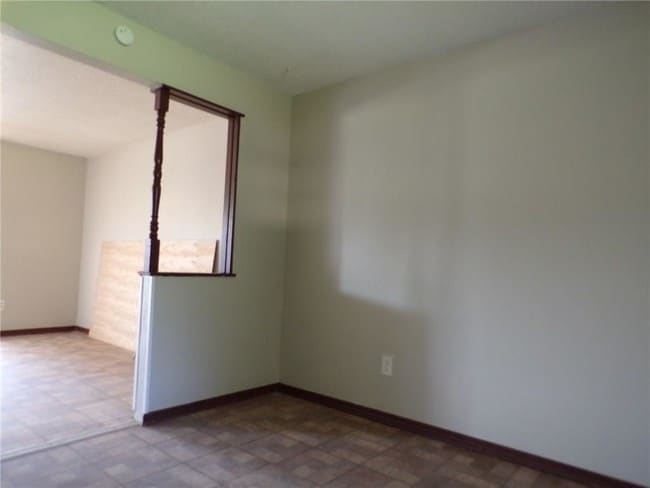 Building Photo - 3061 Overland Dr