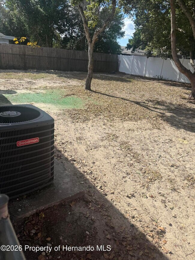 Building Photo - 12616 Eddington Rd