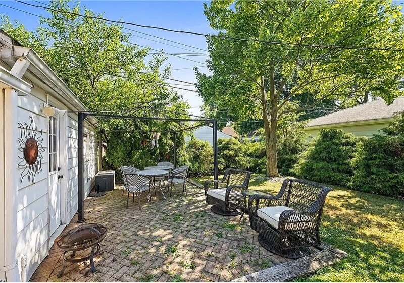 Building Photo - 21372 Milan Dr