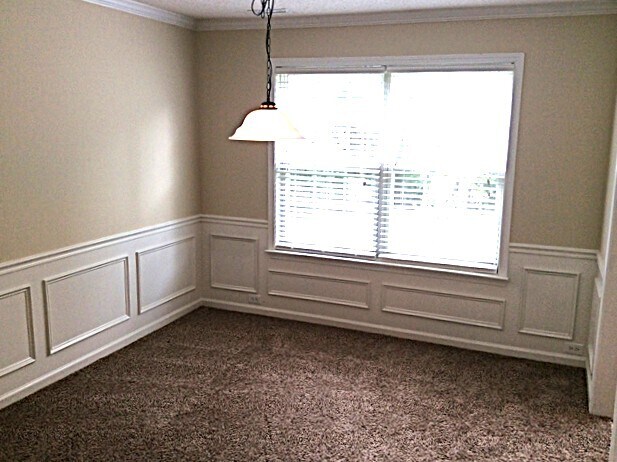 Building Photo - 118 Leacroft Way