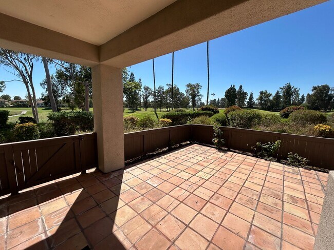 Building Photo - Beautiful 2 Bed 2 Bath Tustin Ranch Condo With Golf Course Views!