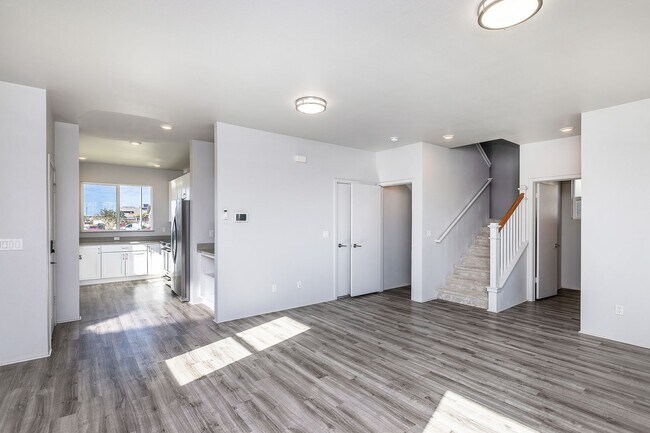 Building Photo - Stunning 3-Bedroom and 2.5 Bathroom Home in the Heart of Liko at Ho‘opili – Prime Ewa Beach Locat...