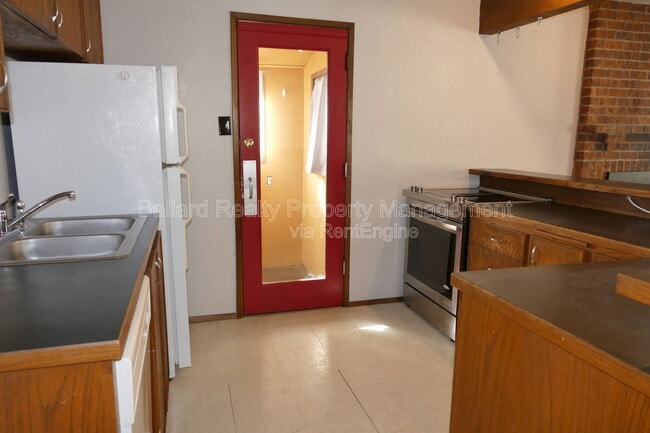 Building Photo - 1615 N 38th St