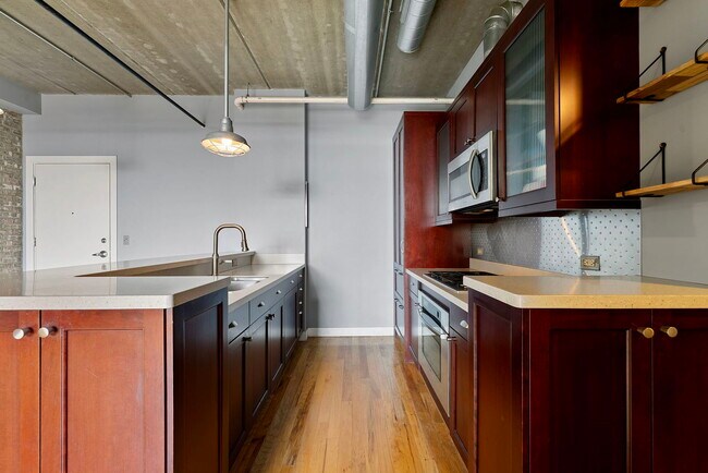 Building Photo - 10 S Dunton Ave