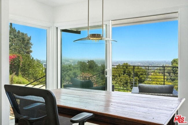 Building Photo - 14858 Round Valley Dr