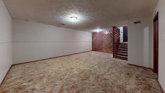 Building Photo - 1701-1703 Apollo