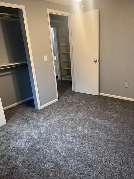 Bedroom + closet - 2618 S Lewiston St