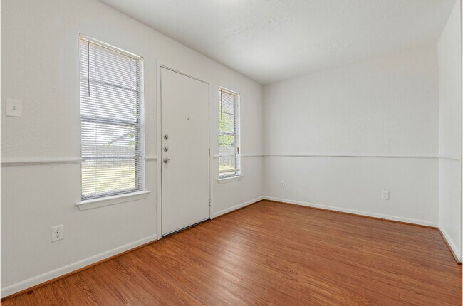 Building Photo - 3401 Timberline Ct