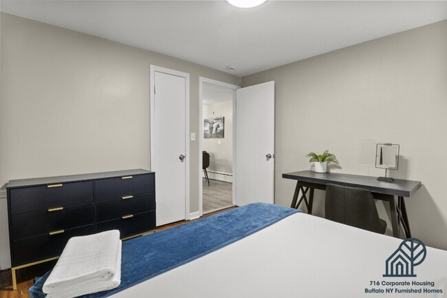 Building Photo - Furnished 2-Bedroom Apartment Minutes from Highmark Stadium