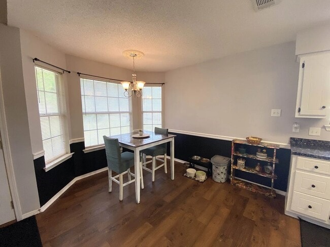 Building Photo - 1511 Homestead Dr W