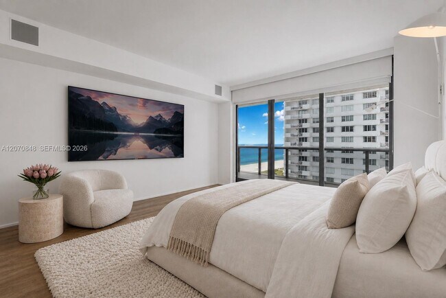 Building Photo - 5875 Collins Ave