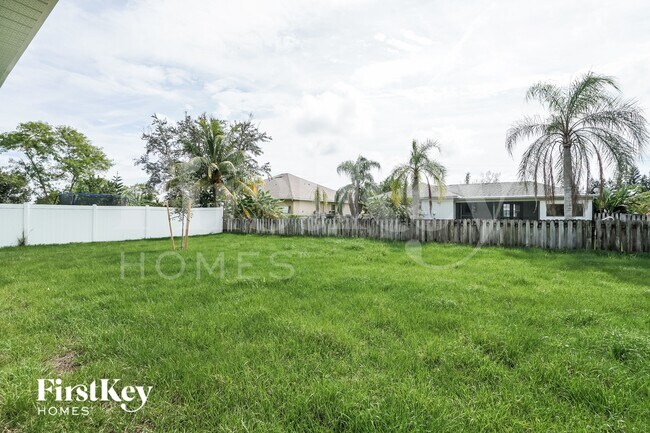 Building Photo - 1622 SW 27th St