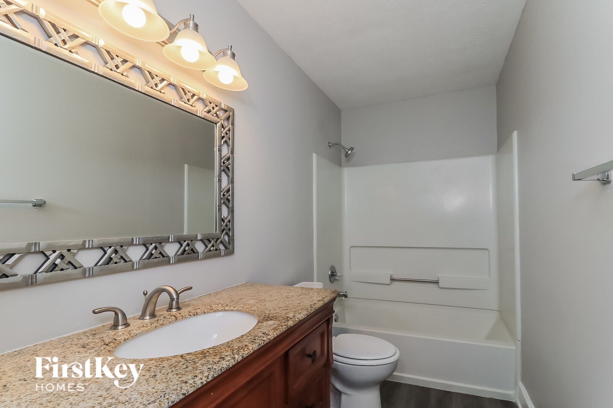 Building Photo - 2515 Cottonwood Dr